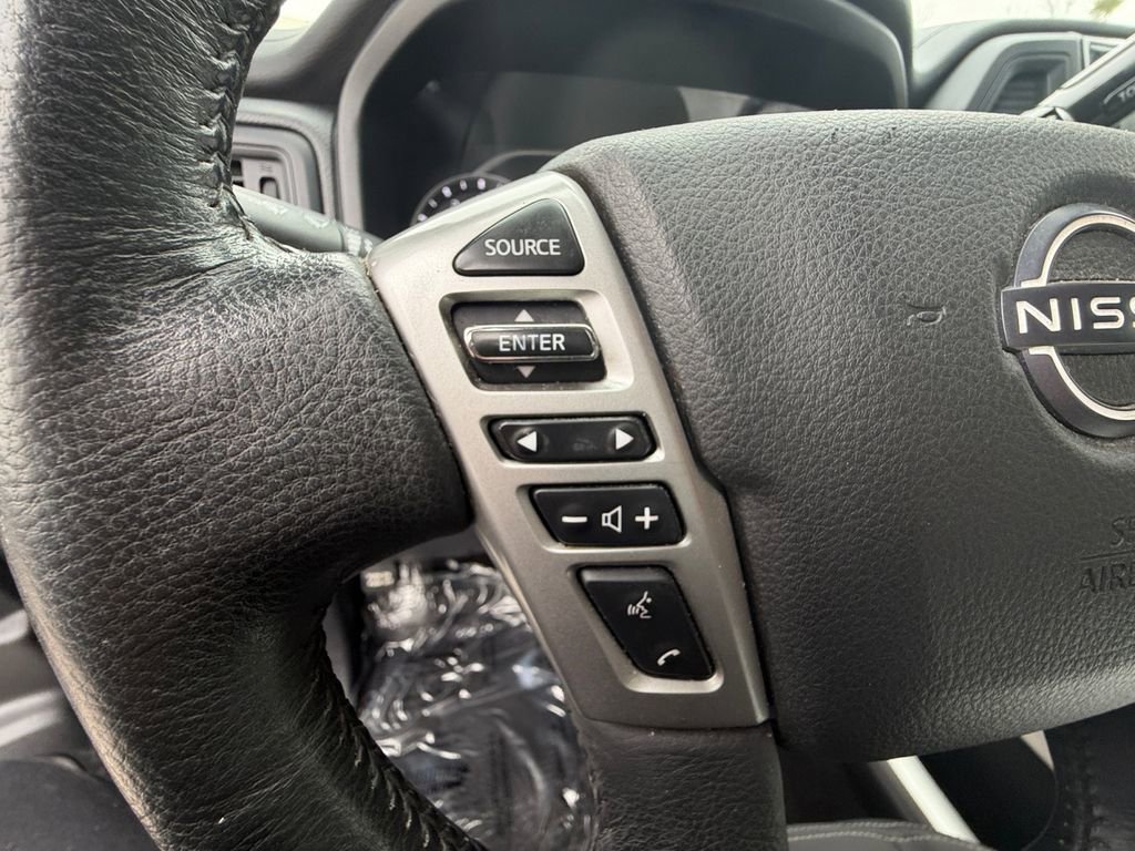 Used 2024 Nissan Titan SV w/ SV Convenience Package image 23