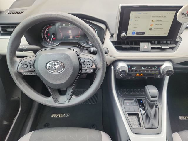 Used 2025 Toyota RAV4 XLE FWD image 11