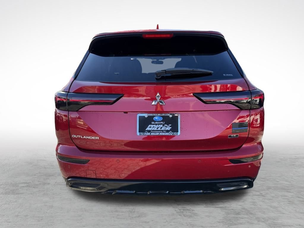 Used 2023 Mitsubishi Outlander SE Black Edition image 6