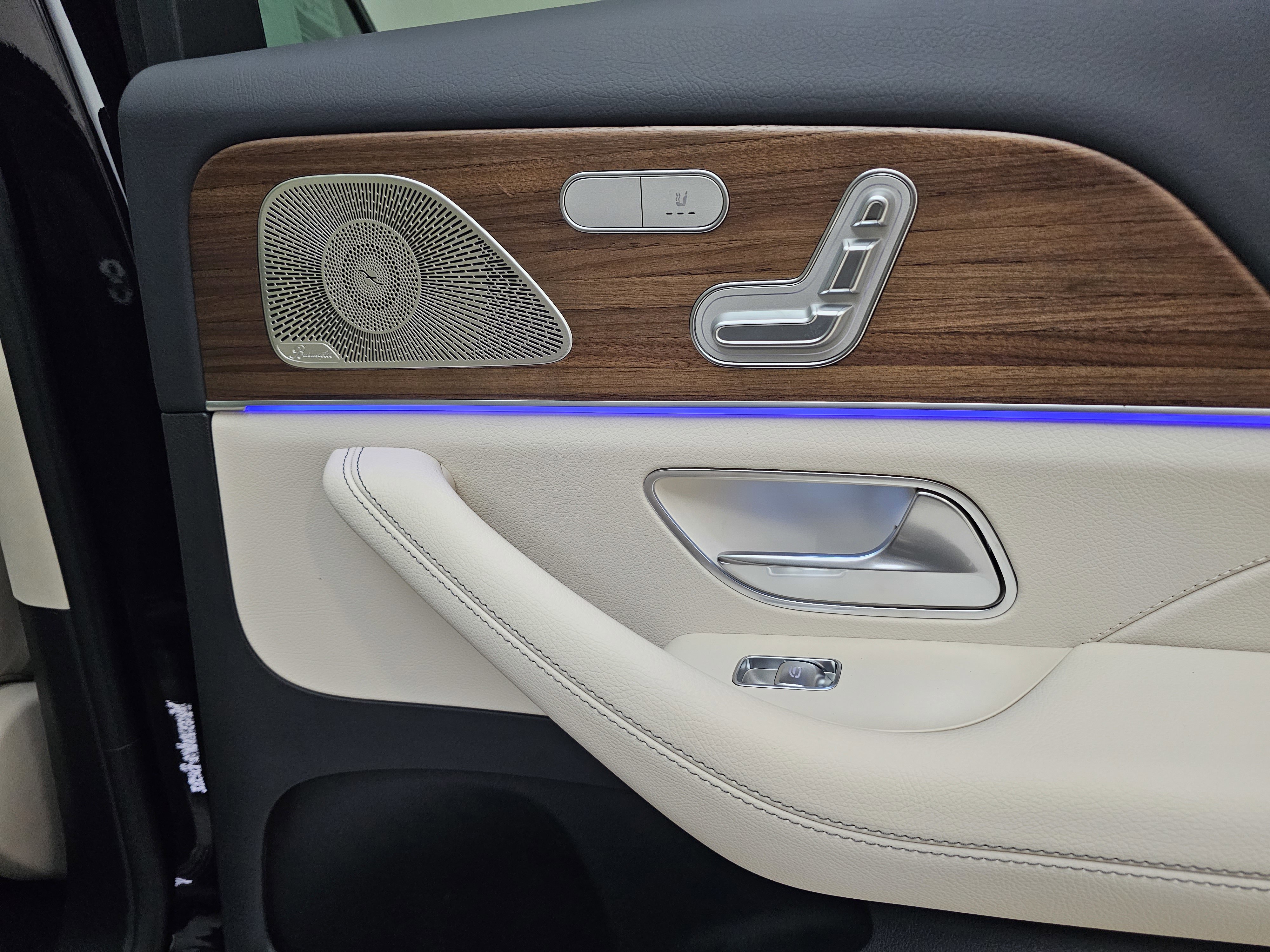 New 2026 Mercedes-Benz GLS 450 4MATIC image 35