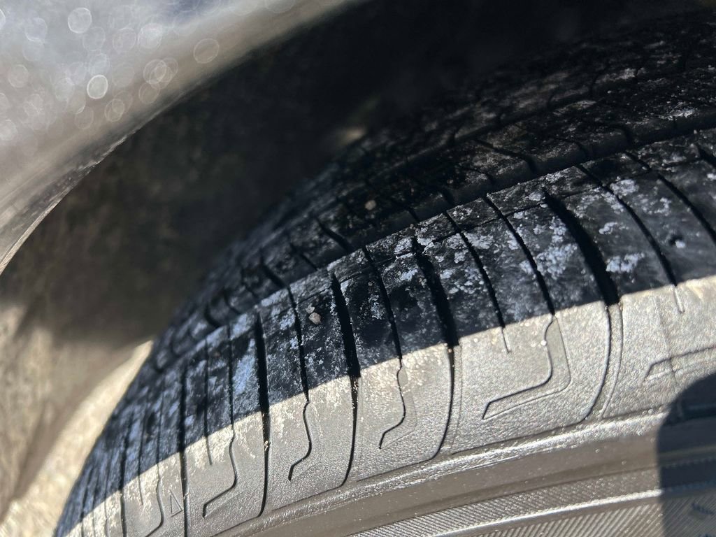 Used 2025 Nissan Versa SV w/ Trunk Package image 10