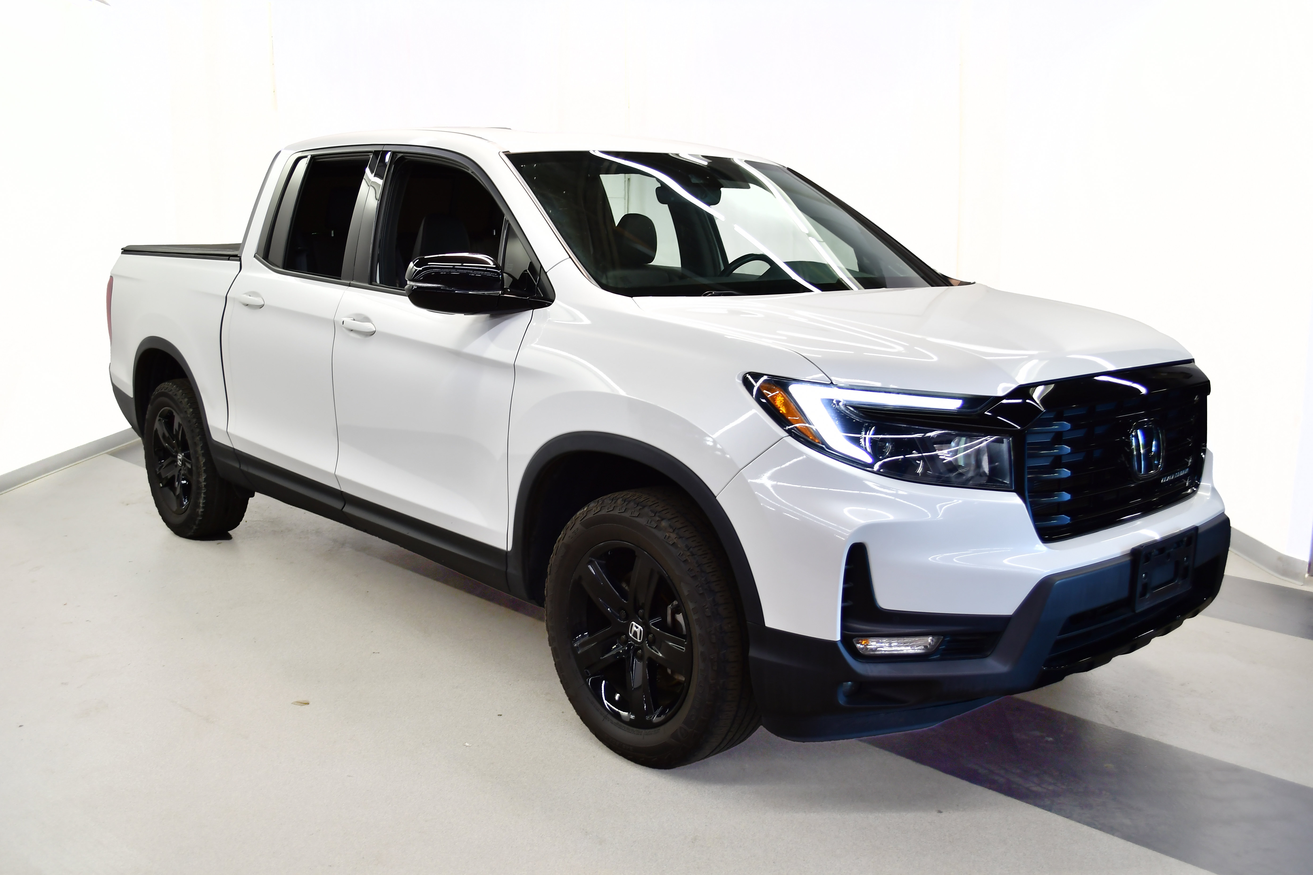 Used 2023 Honda Ridgeline Black Edition image 2