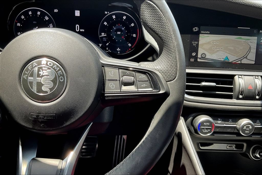 Used 2024 Alfa Romeo Giulia Veloce RWD image 12