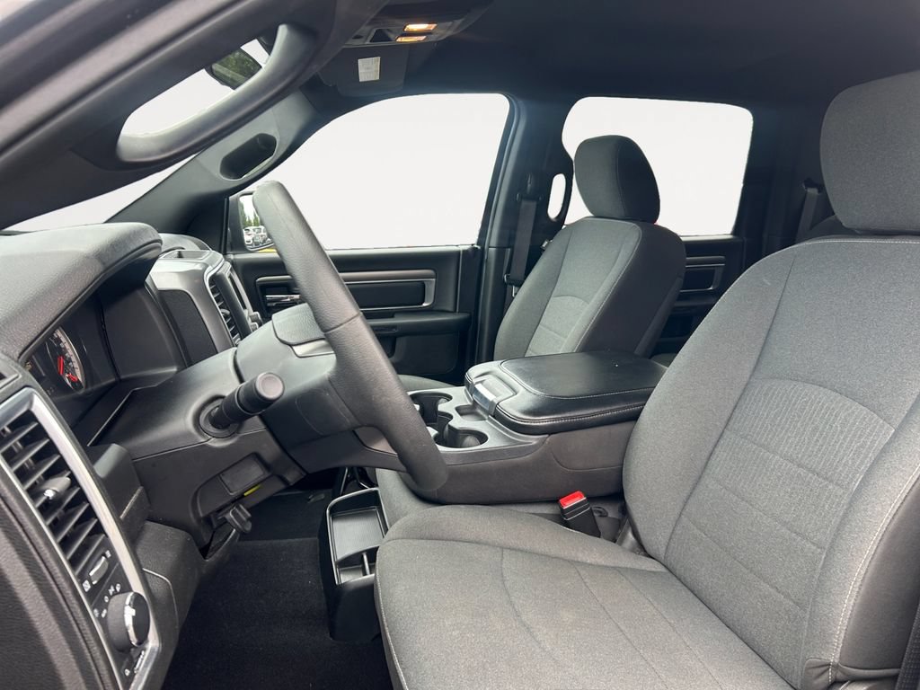 Used 2024 RAM 1500 Warlock AWD/4WD image 9
