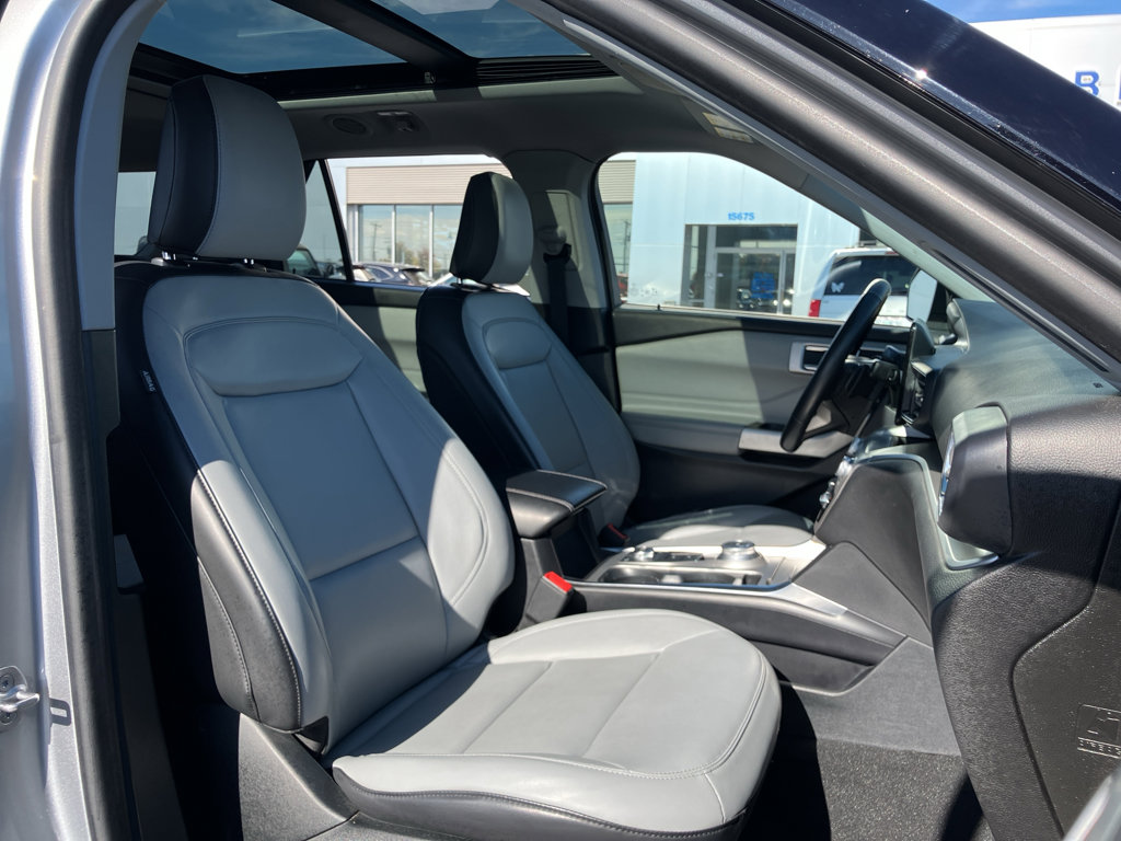 Certified 2021 Ford Explorer XLT w/ Equipment Group 202A image 39