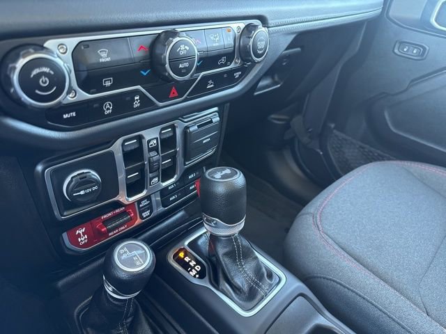 Used 2024 Jeep Wrangler Unlimited Rubicon AWD/4WD image 16