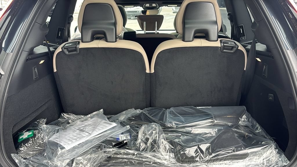 New 2026 Volvo XC90 B6 Plus w/ Protection Package Premier AWD/4WD image 33