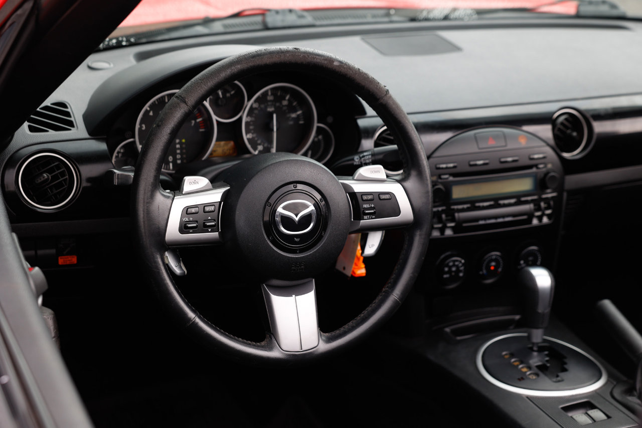 Used 2008 MAZDA MX-5 Miata Touring image 23