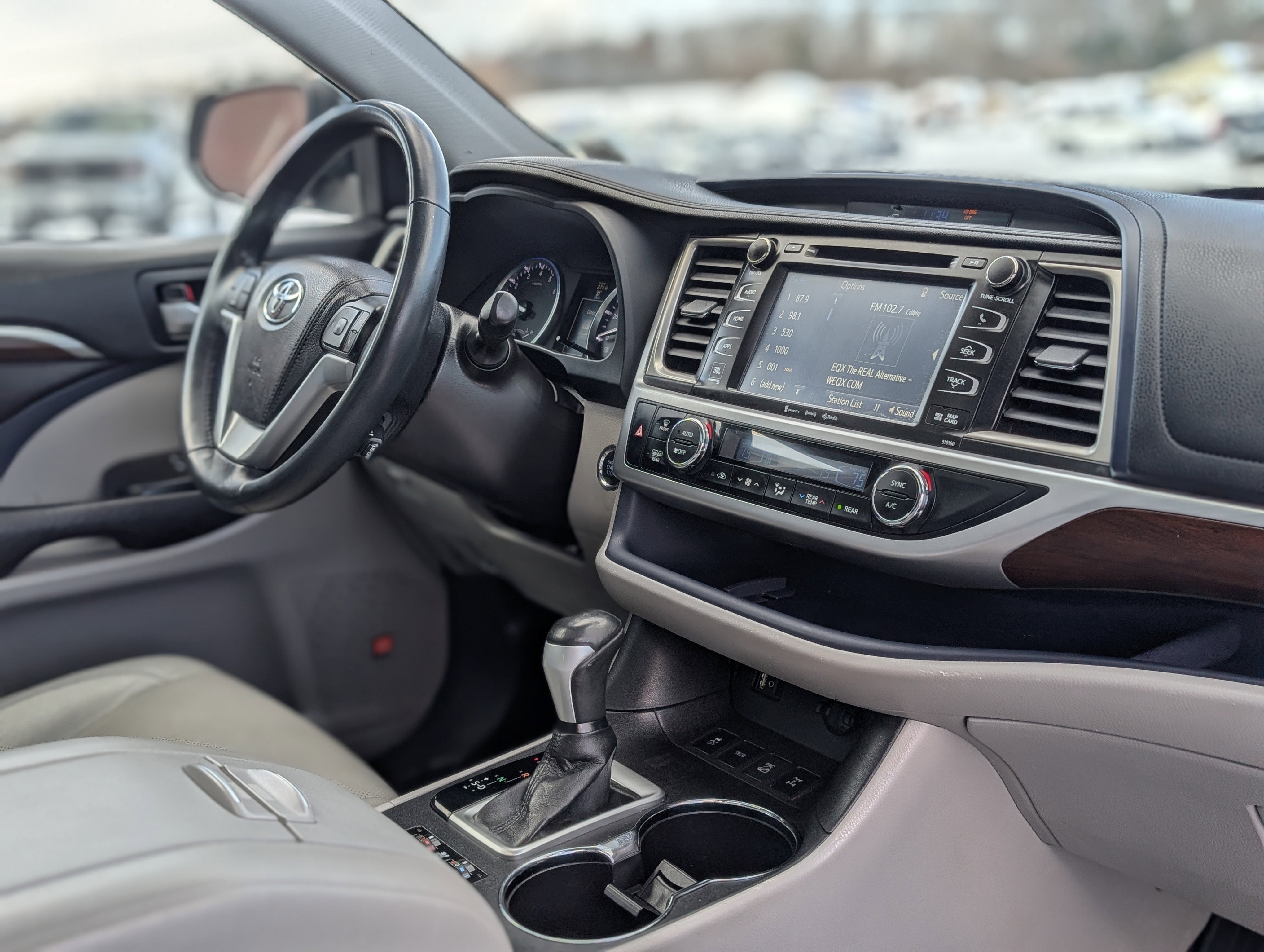 Used 2016 Toyota Highlander Limited image 48