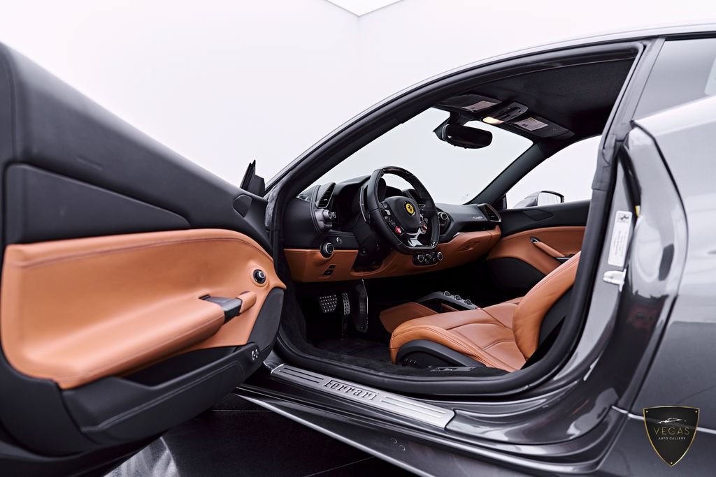 Used 2018 Ferrari 488 GTB RWD image 43