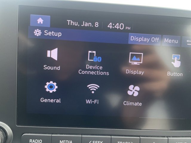 Used 2022 Hyundai Kona SE image 4