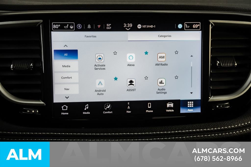 Used 2024 Chrysler Pacifica Select image 35