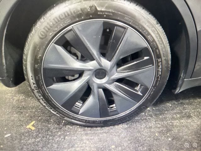 Used 2024 Tesla Model Y Long Range RWD image 5