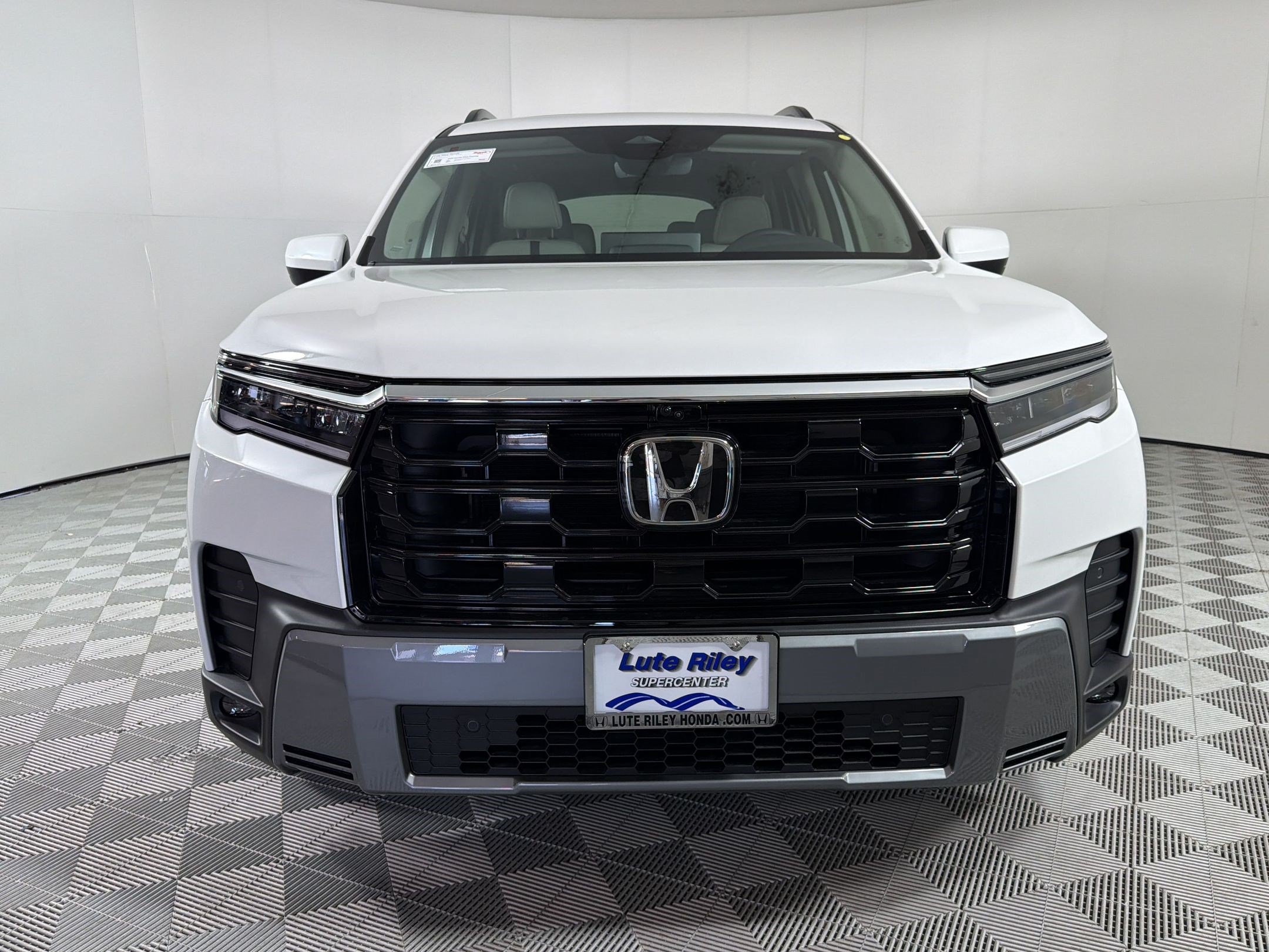 New 2026 Honda Pilot Touring image 6