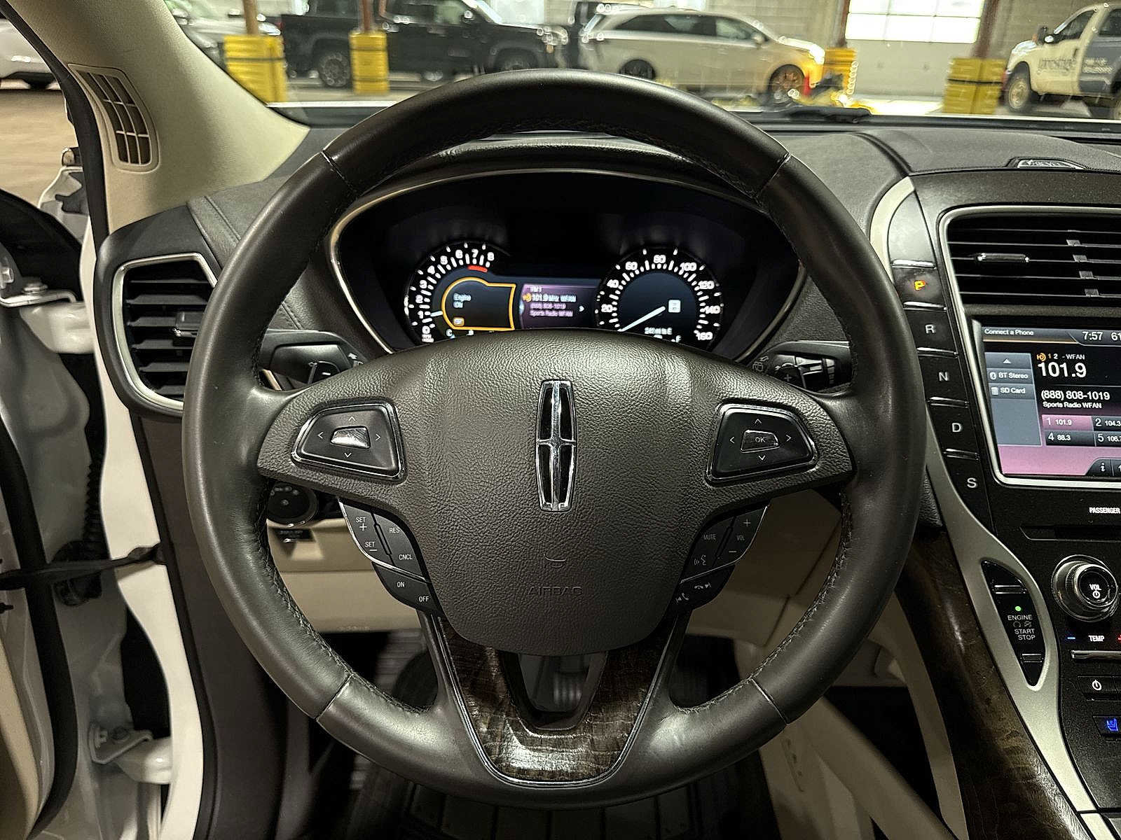 Used 2016 Lincoln MKX Reserve w/ Cargo Accessories Package image 18