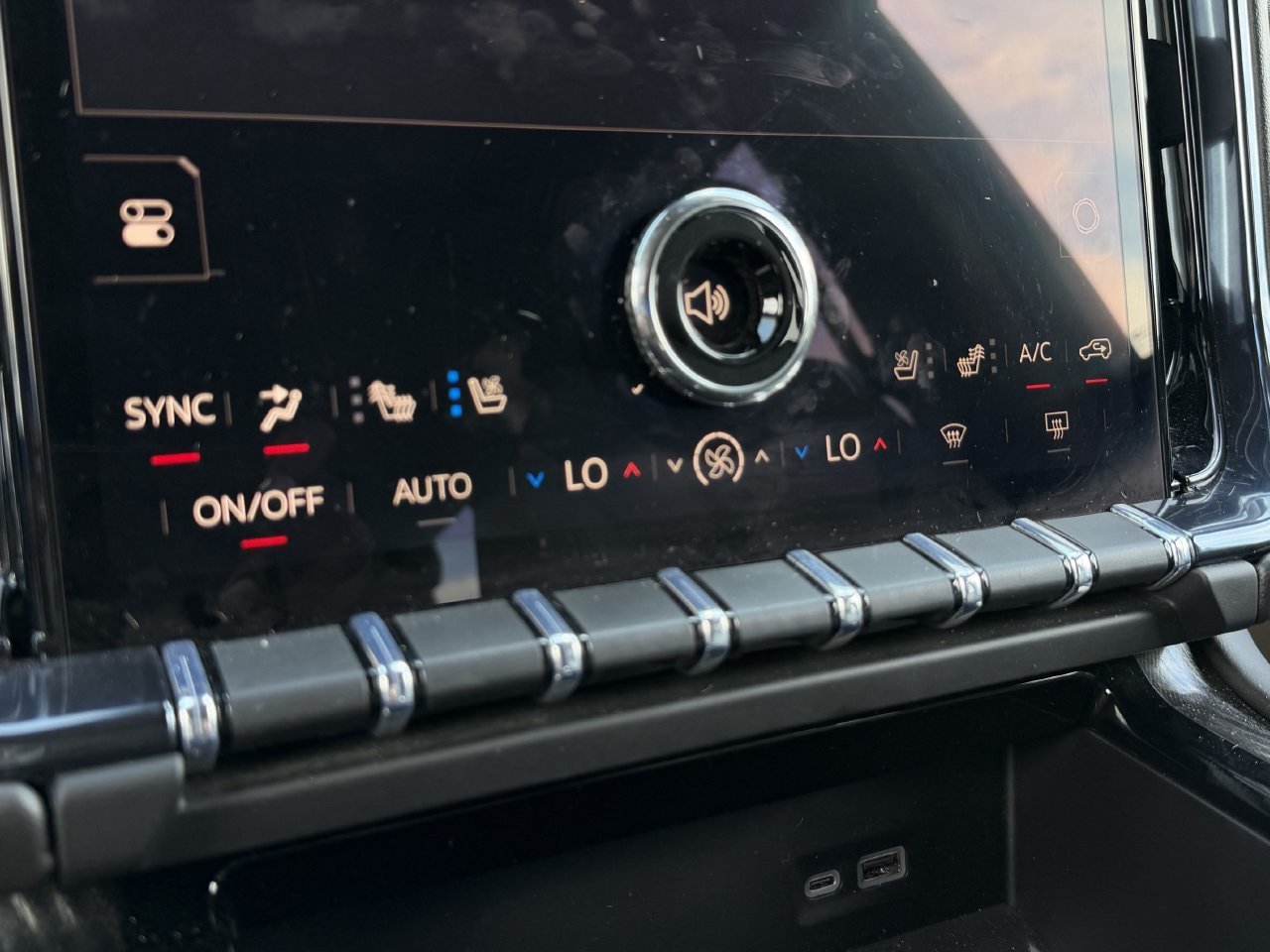 Certified 2026 GMC Yukon AT4 w/ AT4 Premium Package AWD/4WD image 19