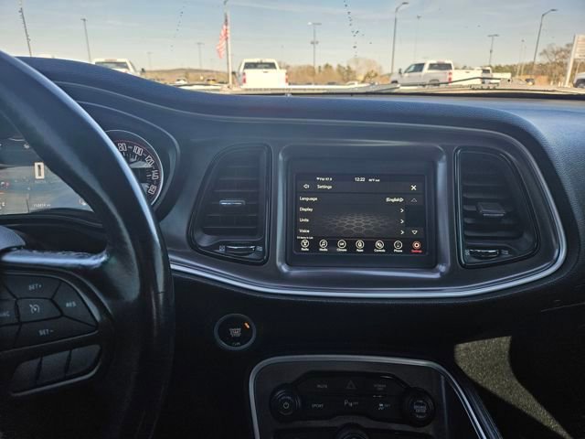 Used 2021 Dodge Challenger SXT w/ Driver Convenience Group image 17
