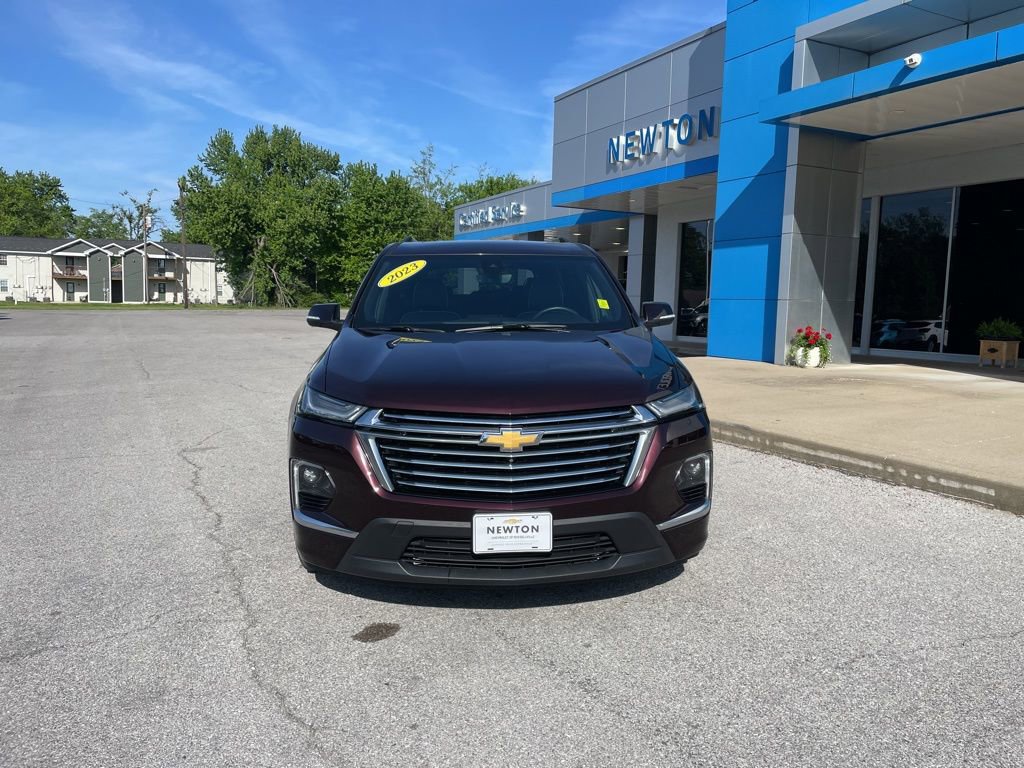 Used 2023 Chevrolet Traverse Premier AWD/4WD image 2