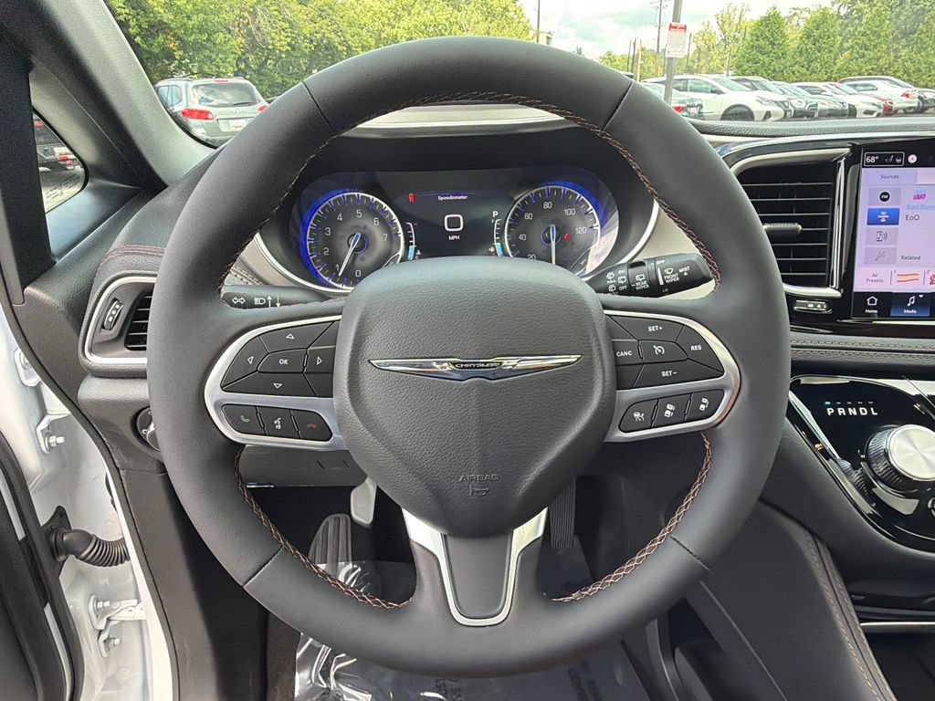 Used 2024 Chrysler Pacifica Pinnacle AWD/4WD image 25