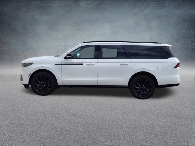 New 2026 Lincoln Navigator L Reserve w/ Jet Appearance Package AWD/4WD image 4