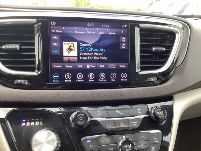 Used 2018 Chrysler Pacifica Touring-L Plus FWD image 28
