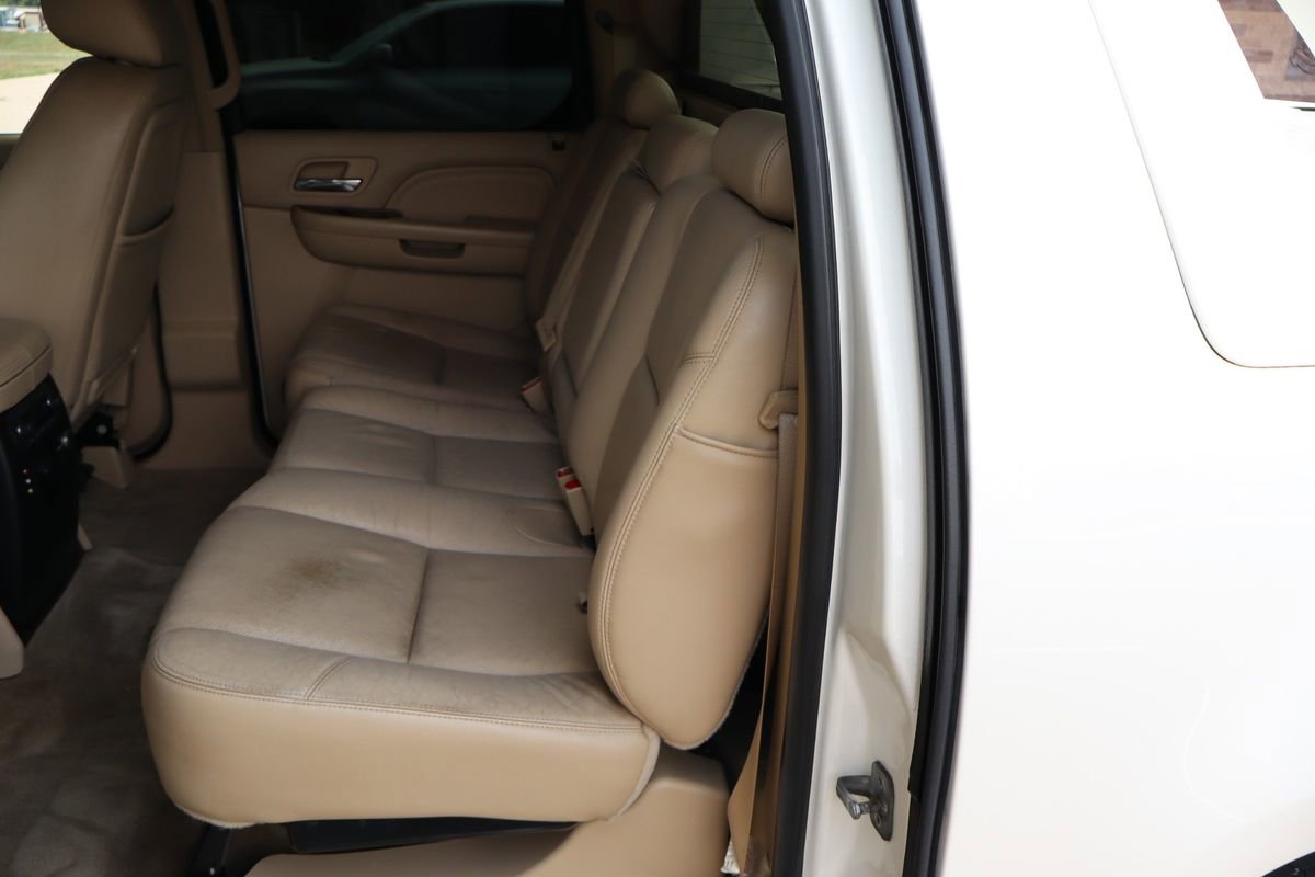 Used 2012 Cadillac Escalade EXT Luxury image 21