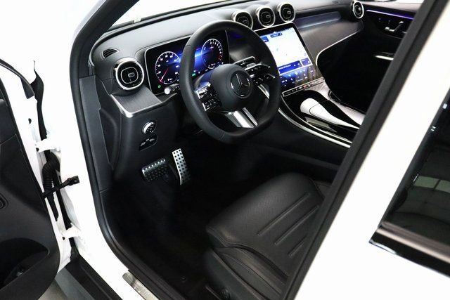 Used 2025 Mercedes-Benz GLC 350e 4MATIC w/ AMG Line image 21