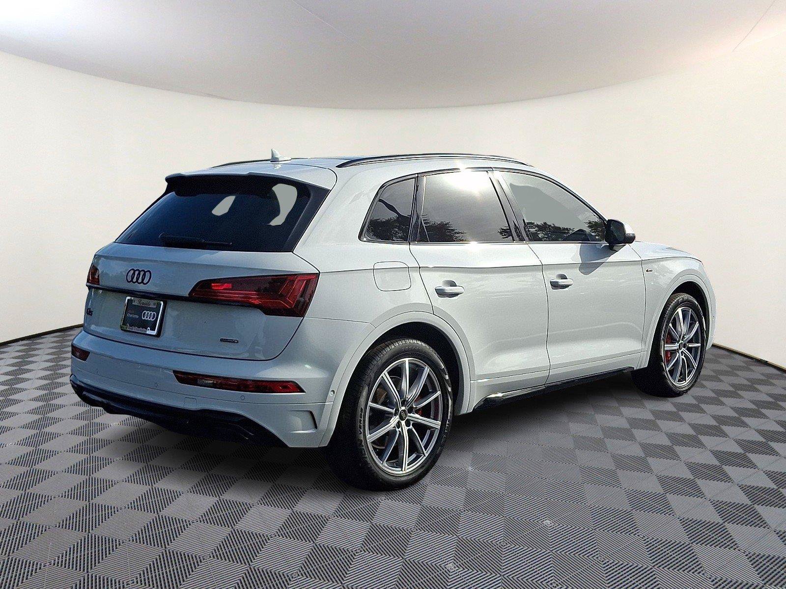 Used 2024 Audi Q5 e Prestige AWD/4WD image 6