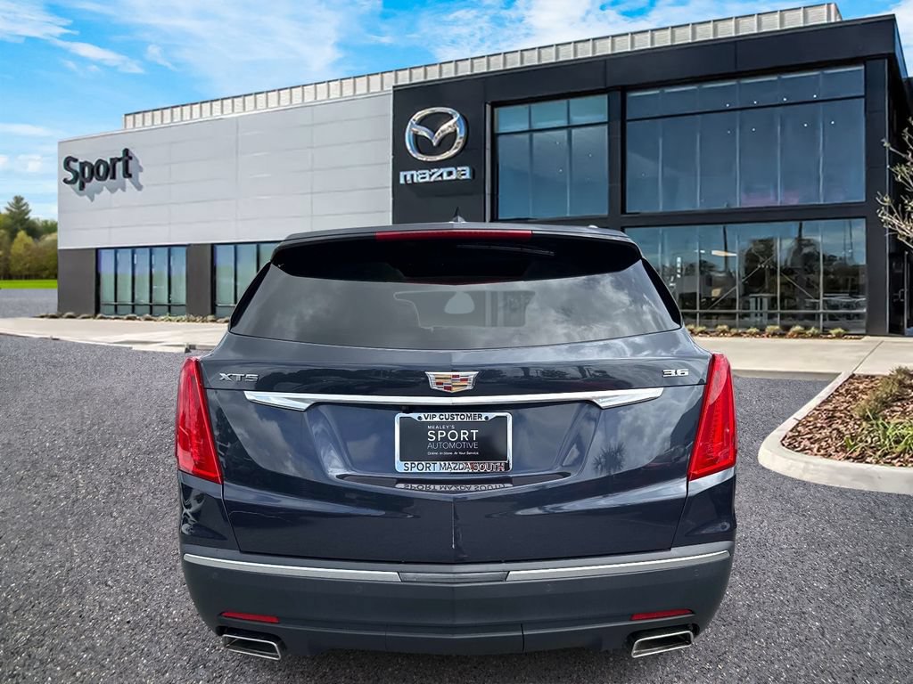 Used 2018 Cadillac XT5 Luxury w/ Driver Awareness Package FWD image 4