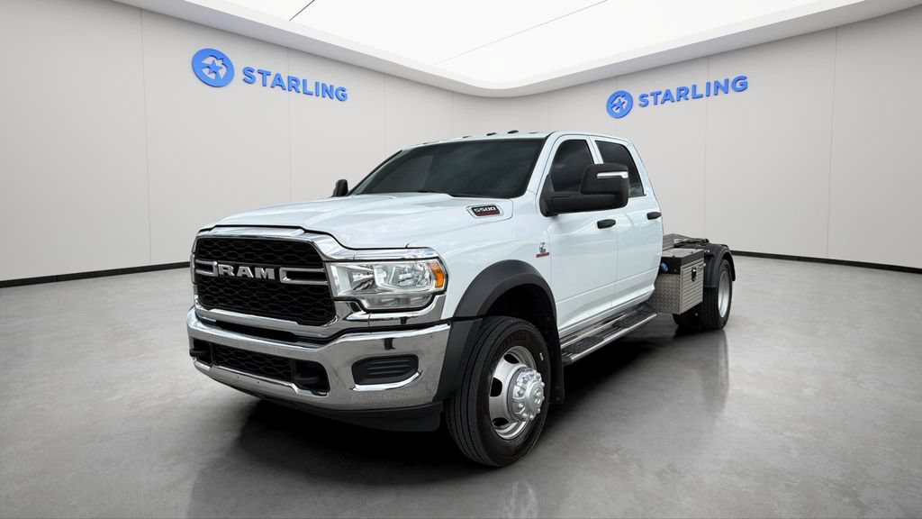 Used 2024 RAM 5500 Tradesman w/ Chrome Appearance Group AWD/4WD image 16