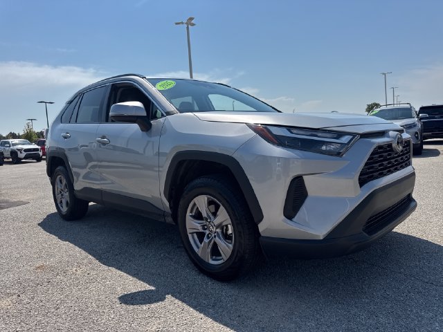 Used 2025 Toyota RAV4 XLE AWD/4WD image 8