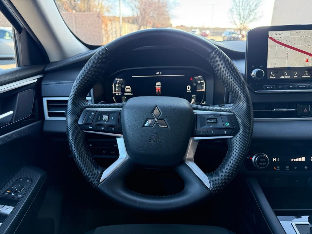 Used 2023 Mitsubishi Outlander SE image 8