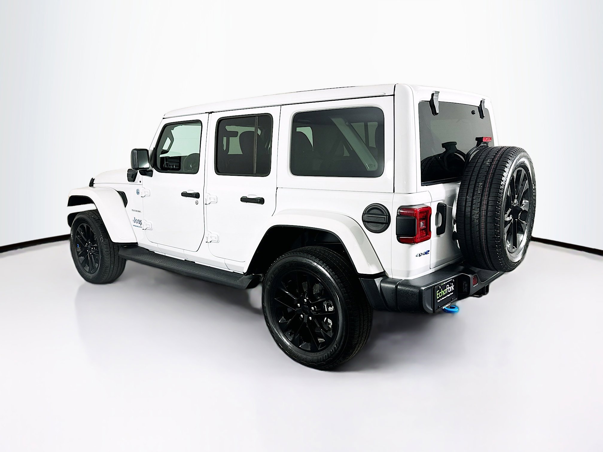 Used 2023 Jeep Wrangler Sahara w/ Cold Weather Group image 5