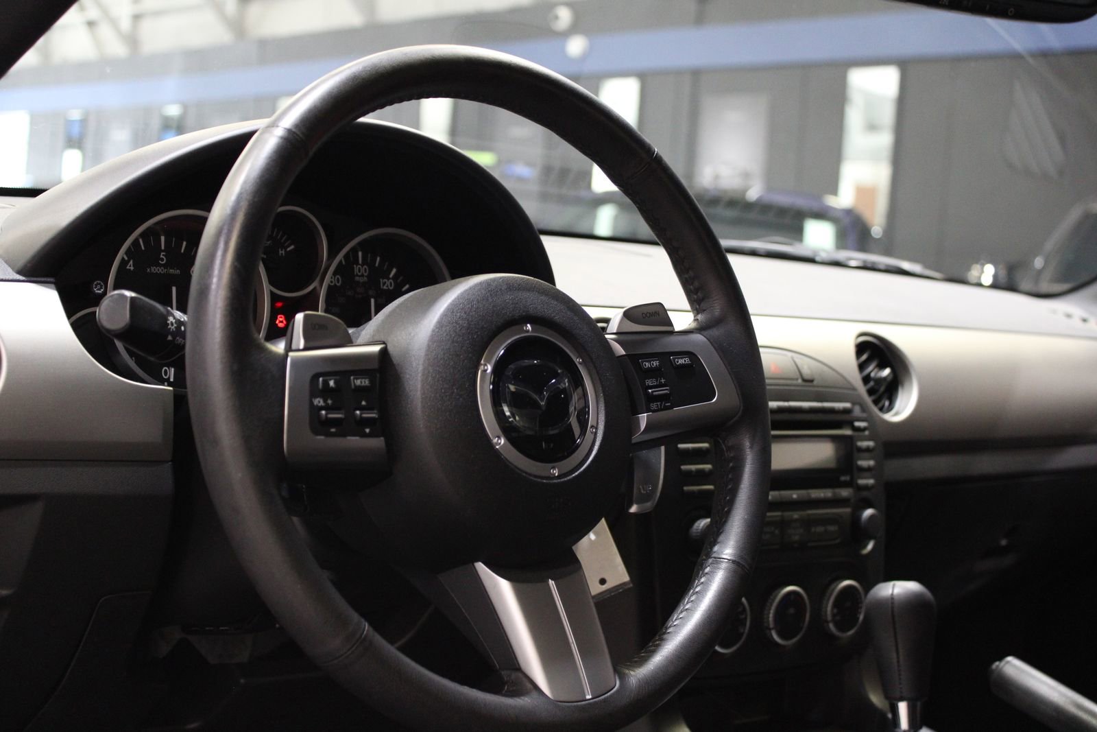 Used 2011 MAZDA MX-5 Miata Touring image 21