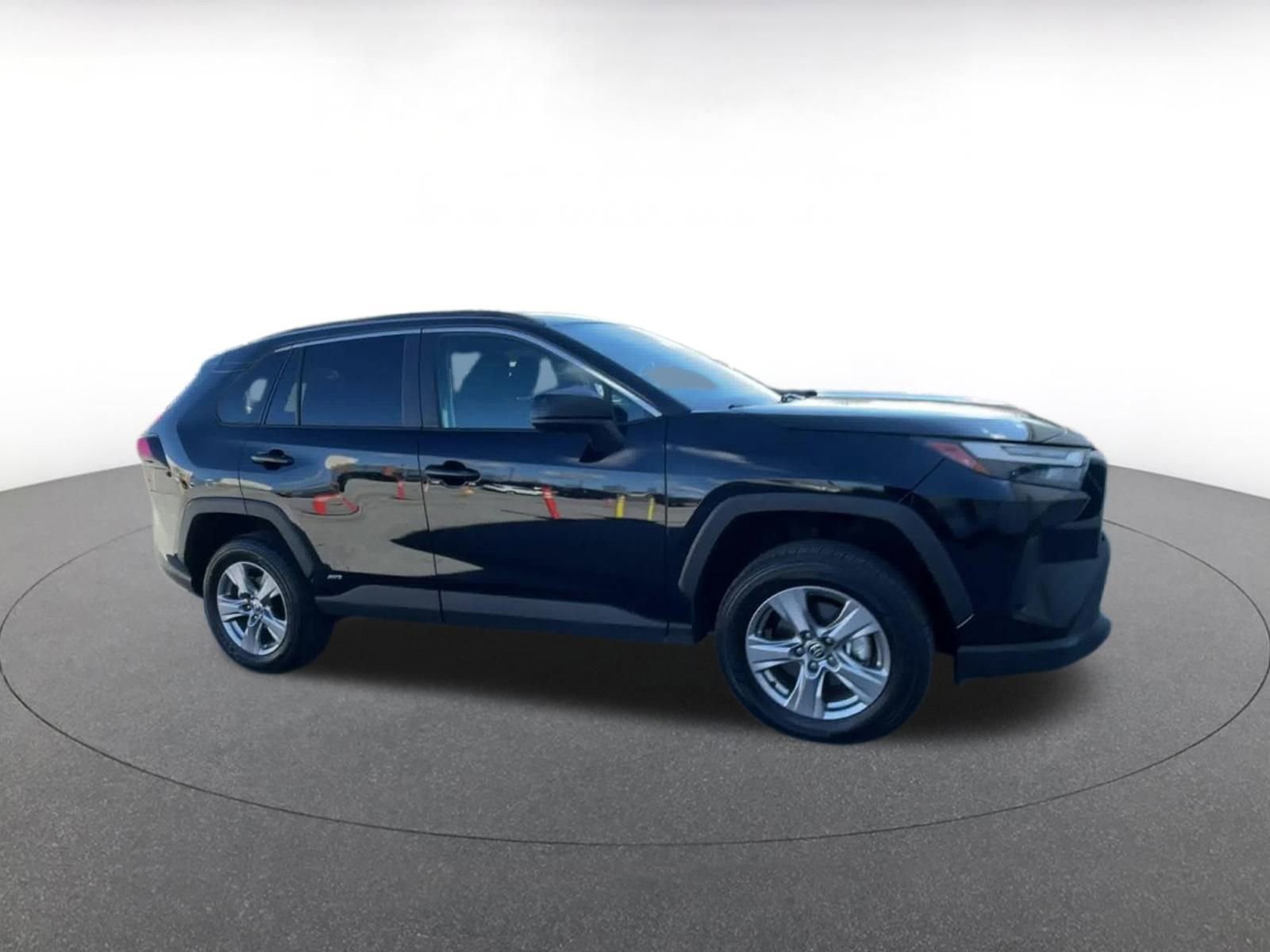 Used 2025 Toyota RAV4 LE video 2