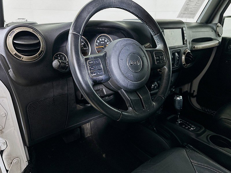 Used 2016 Jeep Wrangler Unlimited Sahara image 9