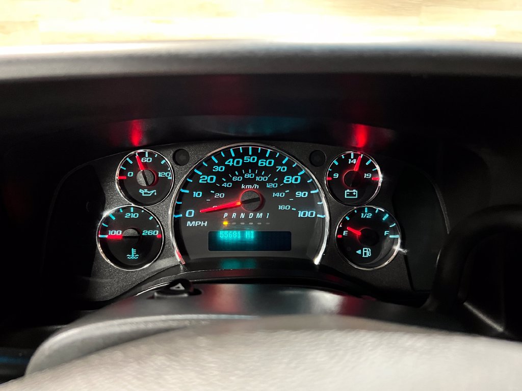 Used 2022 Chevrolet Express 2500 w/ Driver Convenience Package RWD image 16