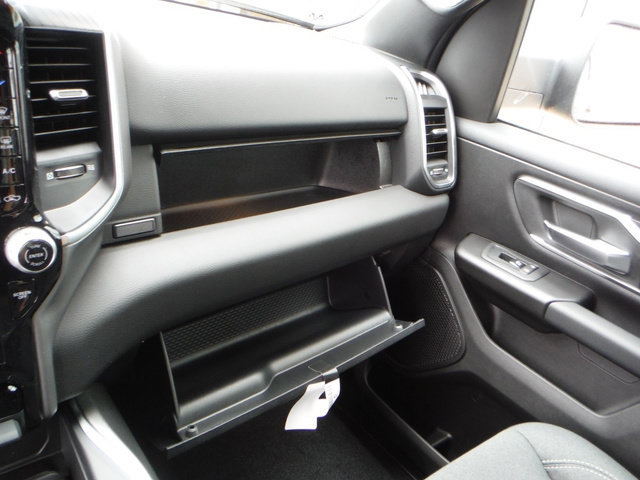 New 2027 RAM 1500 4x4 Crew Cab image 41