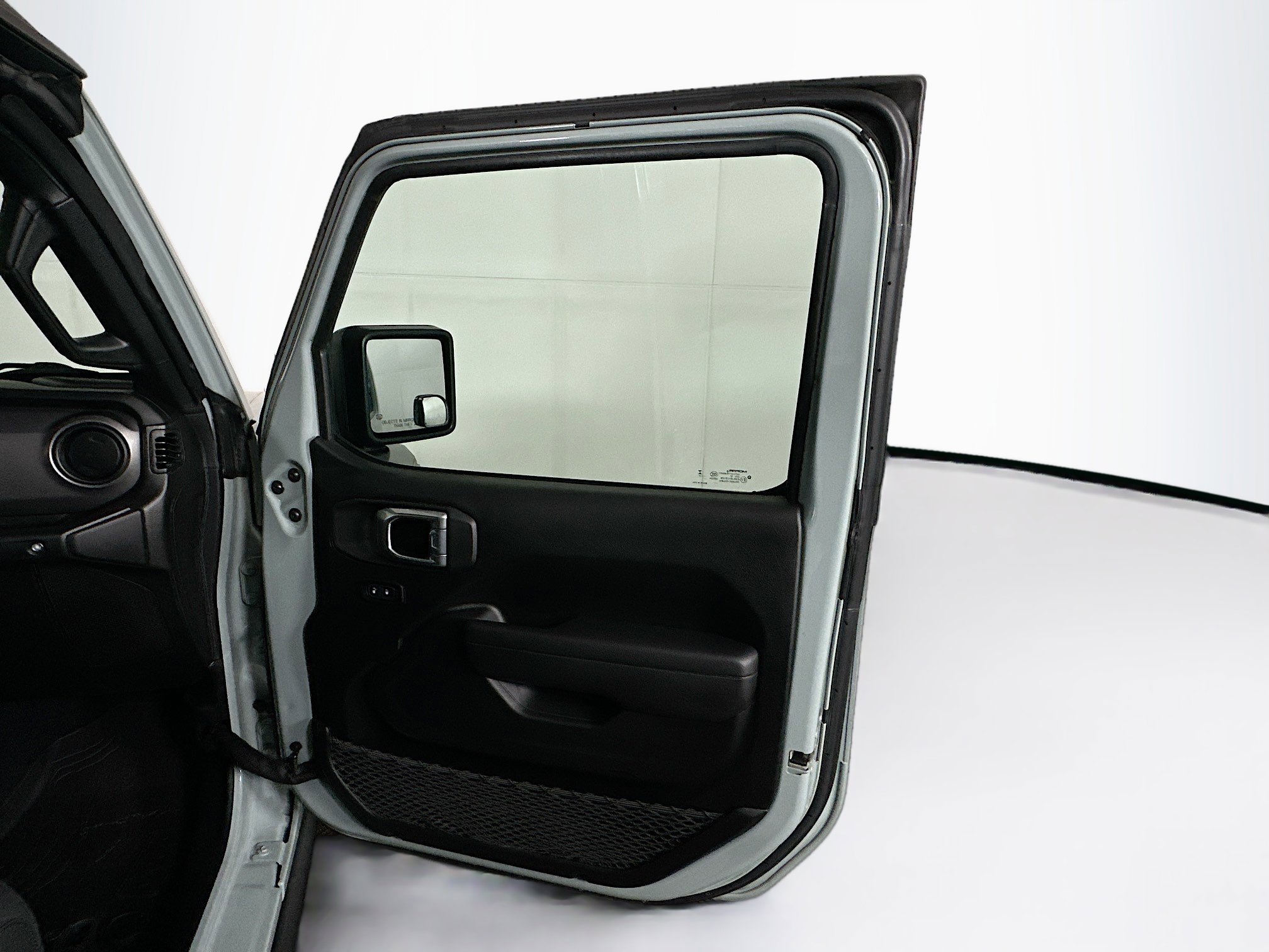 Used 2023 Jeep Wrangler Unlimited w/ Cold Weather Group image 29