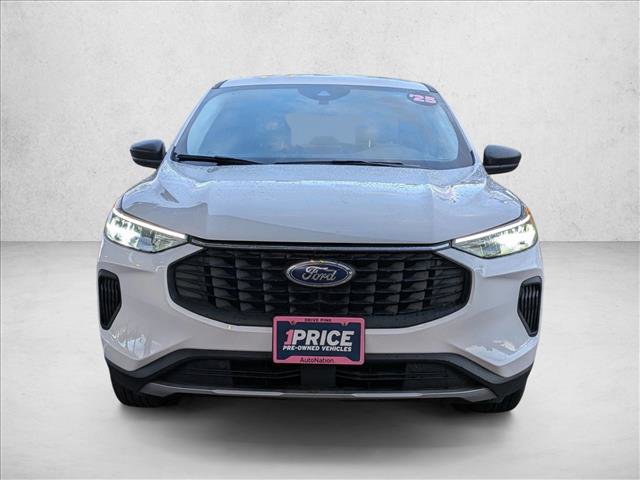 Used 2025 Ford Escape Active AWD/4WD image 2