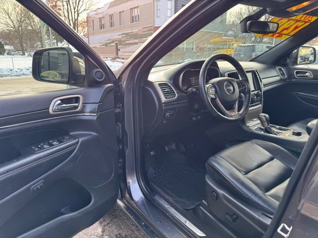 Used 2017 Jeep Grand Cherokee Limited image 8