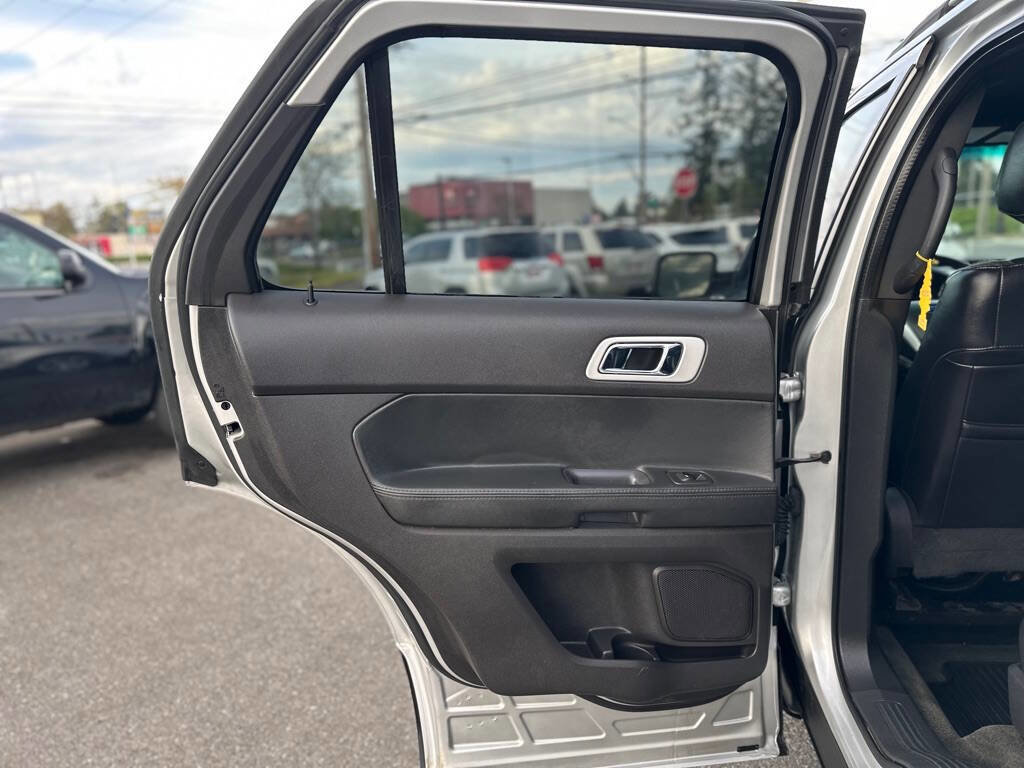 Used 2011 Ford Explorer Limited w/ 301A Rapid Spec Order Code FWD image 17