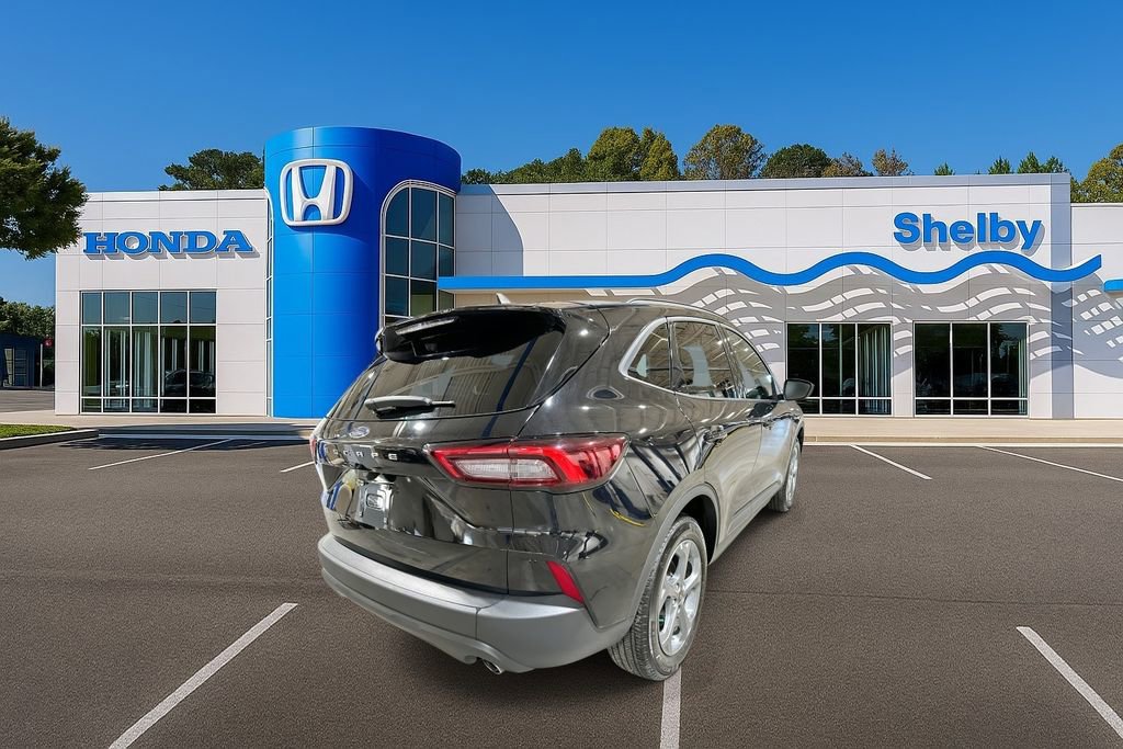 Used 2025 Ford Escape ST-Line image 8