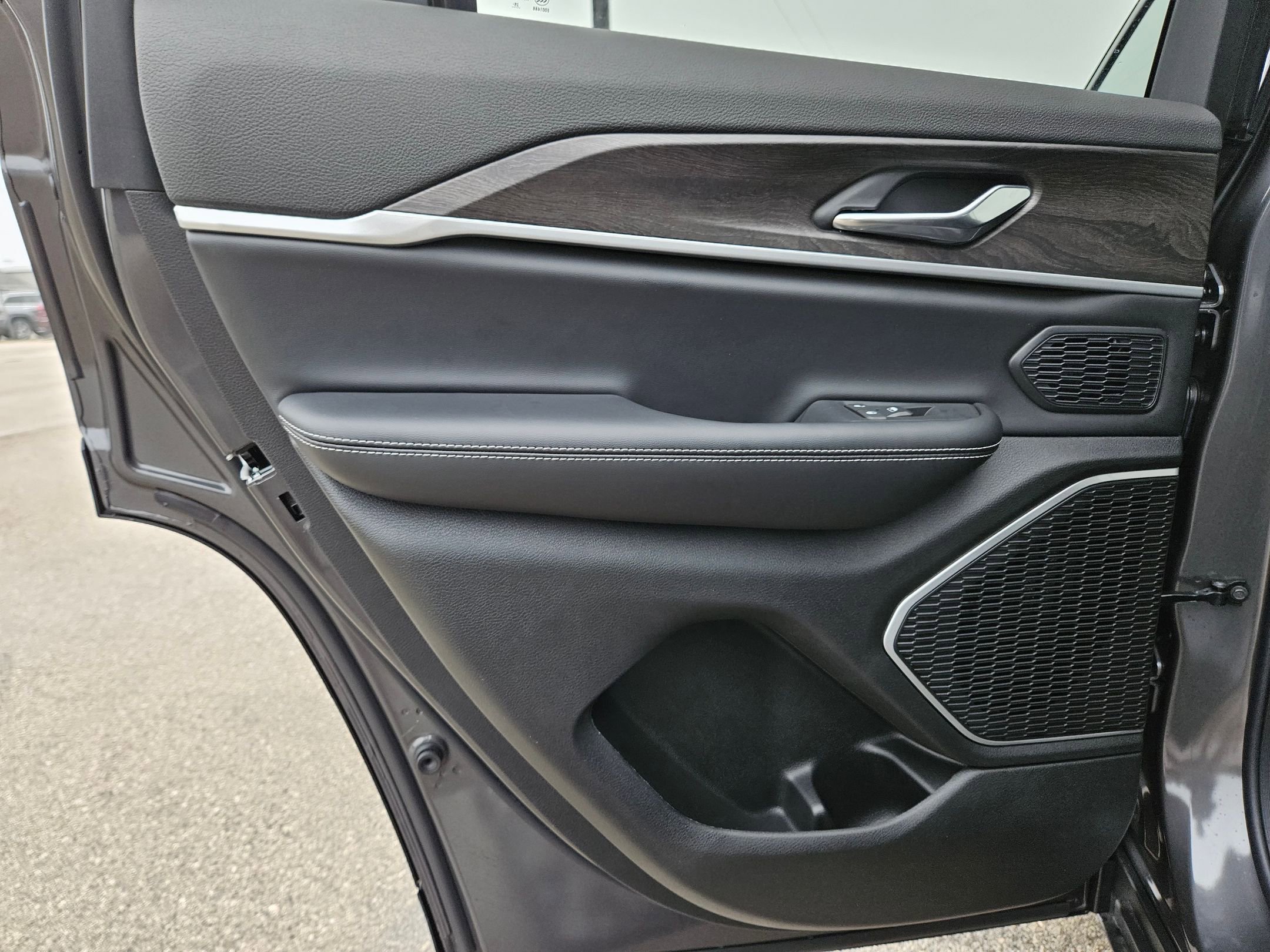 New 2026 Jeep Grand Cherokee Limited image 14