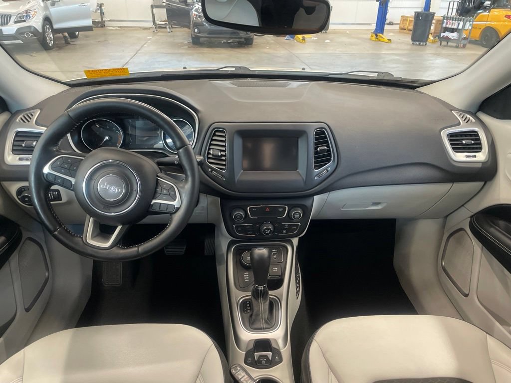 Used 2020 Jeep Compass Latitude w/ Cold Weather Group AWD/4WD image 6