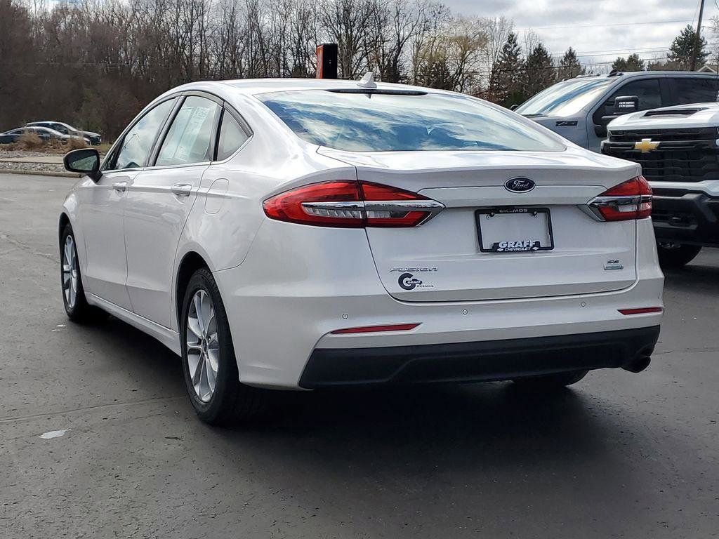 Used 2020 Ford Fusion SE image 4