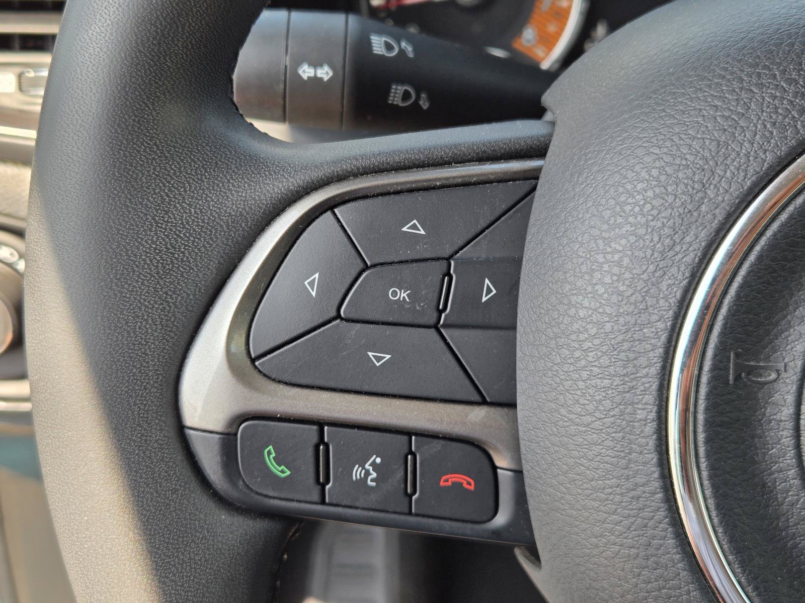 Certified 2022 Jeep Renegade Latitude AWD/4WD image 19