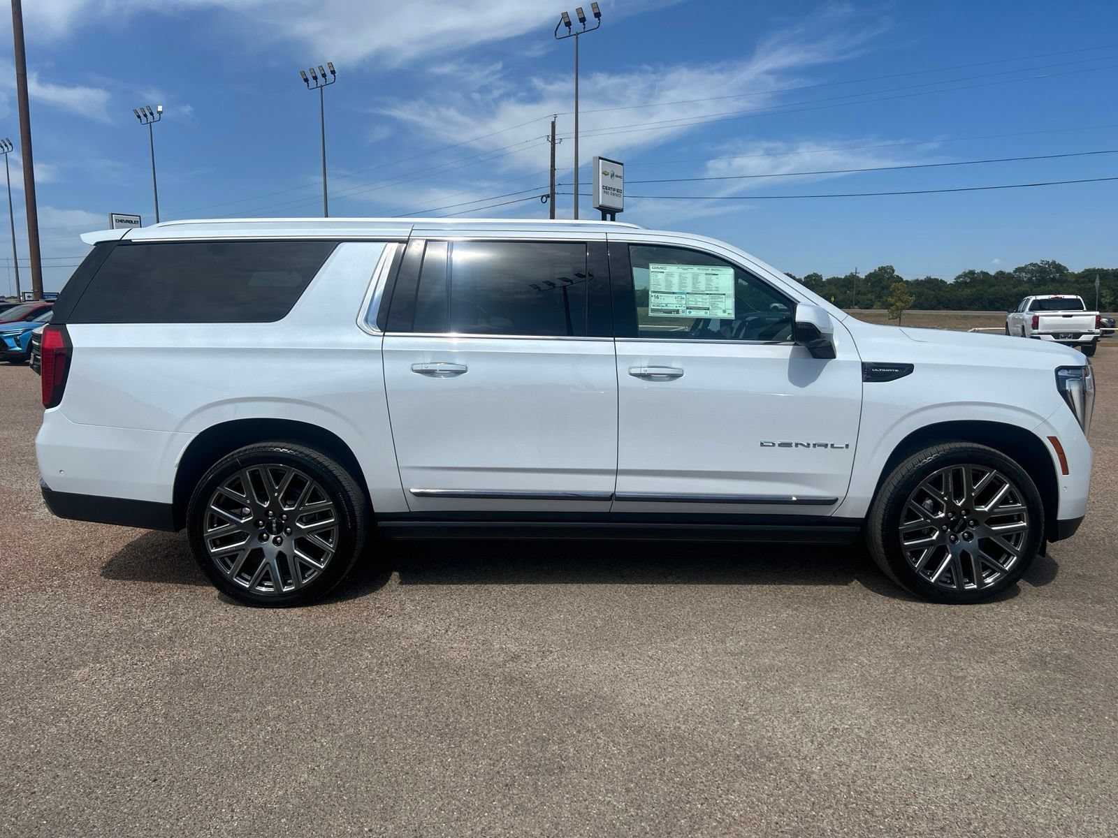 New 2026 GMC Yukon XL Denali Ultimate w/ LPO, Floor Liner Package AWD/4WD image 7