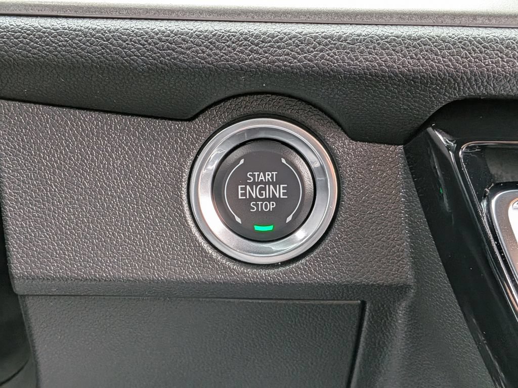 Used 2026 Chevrolet Traverse LT AWD/4WD image 28