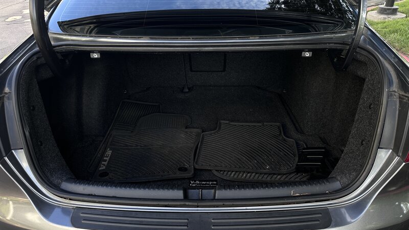Used 2013 Volkswagen Jetta SE image 17